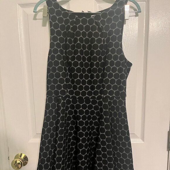 Black and White Size 8 Dress by Elle - Picture 1 of 5
